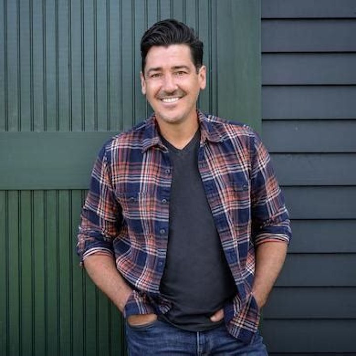 Jonathan Knight Bio (Wiki) 