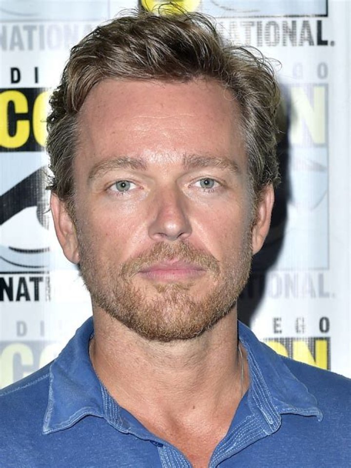 Jonathan Scarfe Bio (Wiki) 