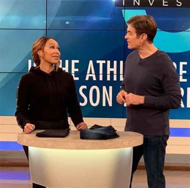 Journalist Mara Schiavocampo is married to he long-term boyfriend Tommy Porter.