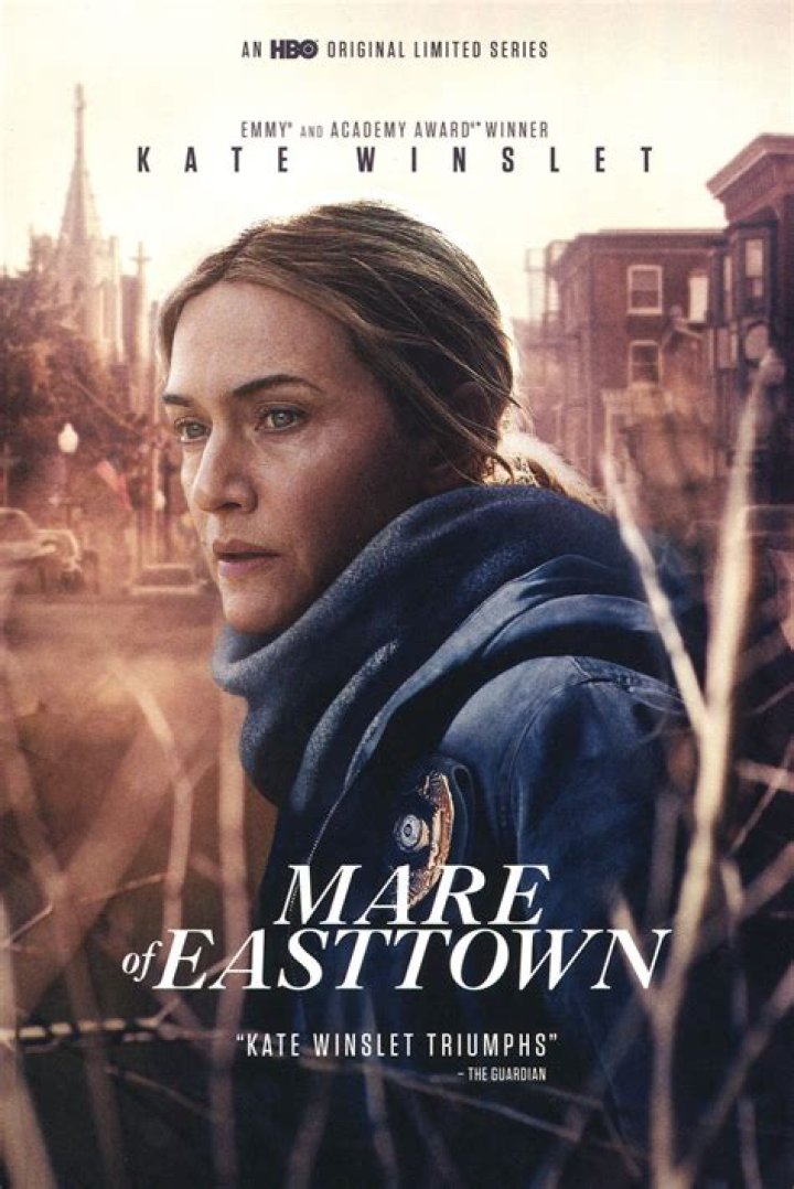 Kate Winslet wore Armani & won for ‘Mare of Easttown’ at the 2021 Emmys