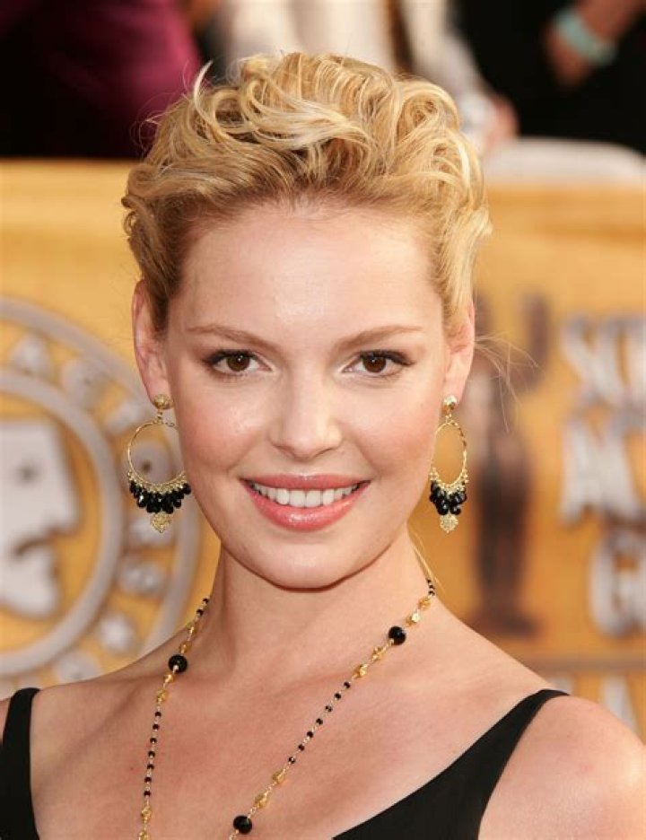 Katherine Heigl’s Leroux gown & grandmother hair: over-styled or lovely?