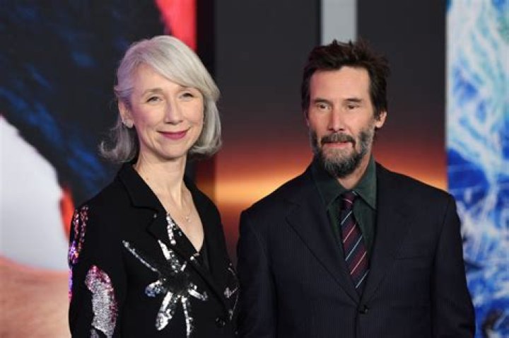 Keanu Reeves & Alexandra Grant walked their first red carpet in nearly three years