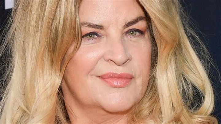 Kirstie Alley thinks she has a 22-inch waist, just like Megan Fox