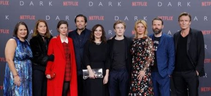 Know the Relationship Status and Net Worth of Dark Actor, Louis Hofmann