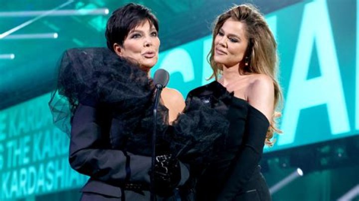 Kris Jenner Appears to Diss Travis Barker in 'Kardashians' Finale