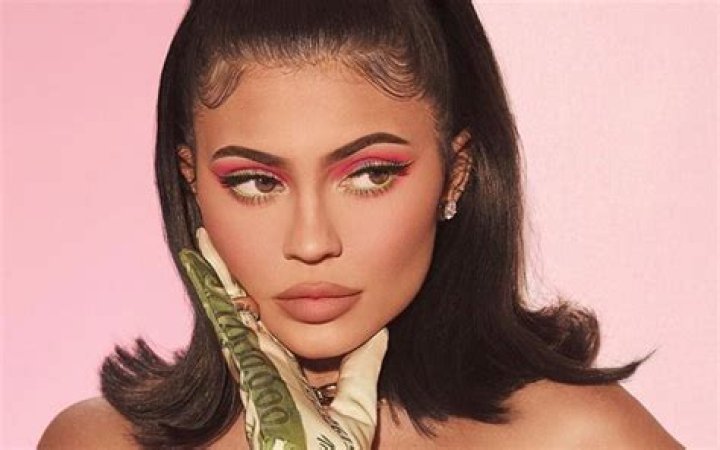 Kylie Jenner Net Worth | Actress, Model, Entrepreneur, Kylie Cosmetics, Youngest Self-Made Billionaire, Age 22