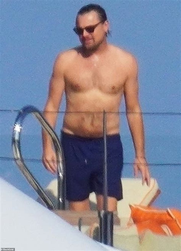 Leonardo Dicaprio shirtless & fine with the ladies in Ibiza