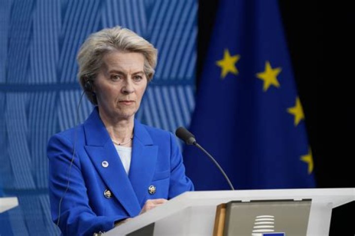 Leslie Nielsen Bio (Wiki) 