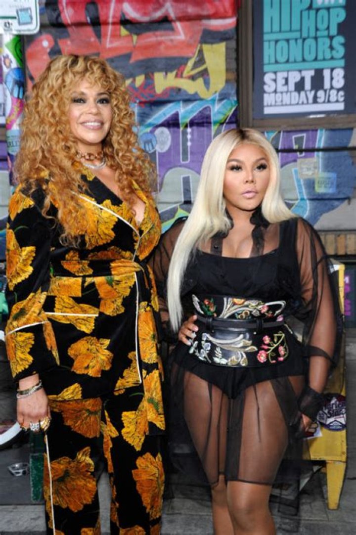 Lil Kim Once Pulled a Gun on Faith Evans | Celebuzz