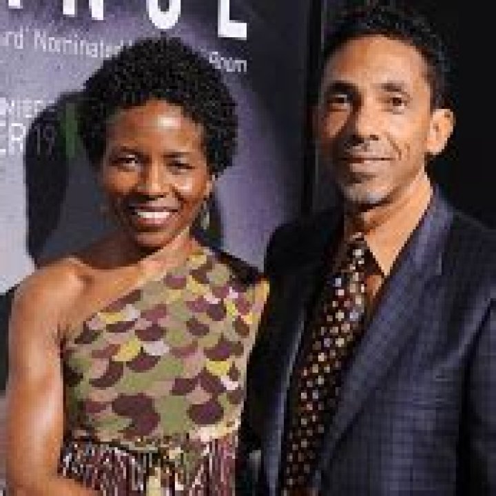 LisaGay Hamilton Bio (Wiki) 