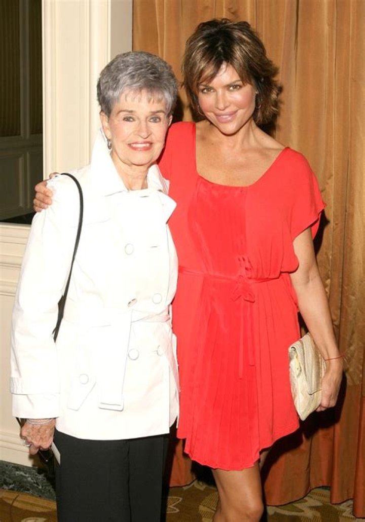 Lois Rinna- Meet Late Mother Of American Actress Lisa Rinna