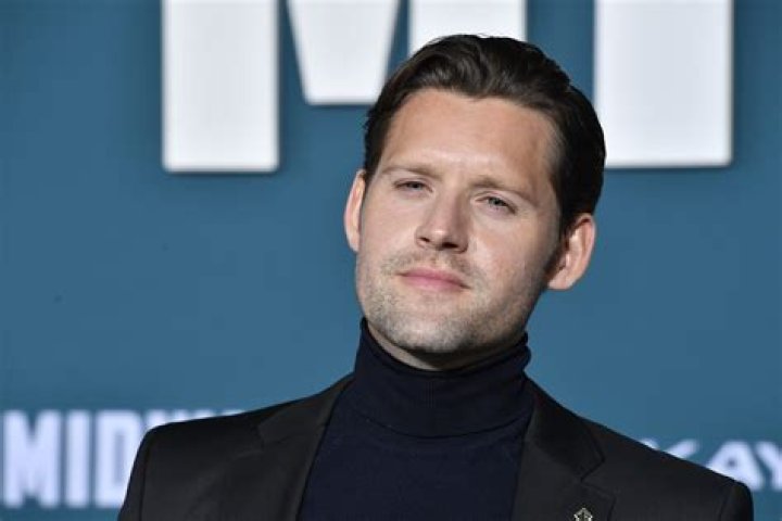 Luke Kleintank Net Worth - Wiki, Age, Weight and Height, Relationships, Family, and More