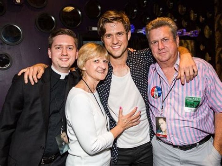 Meet Aaron Tveit Brother Jon Tveit Siblings And Parents