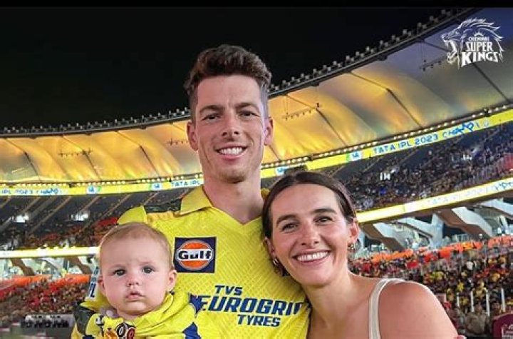 Meet Mitchell Santner Daughter Izzy Esmé Santner: Wife Caitlin Dodunski