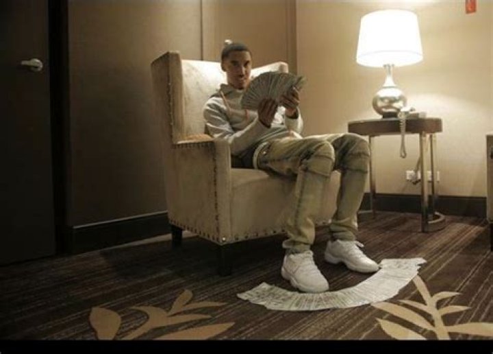 Mike Sherm Wiki, Bio, Age, Birthday, Height, Family, Girlfriend, Dating, Gay