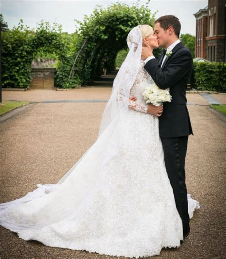 Nicky Hilton married James Rothschild in a royal-inspired ceremony: lovely?