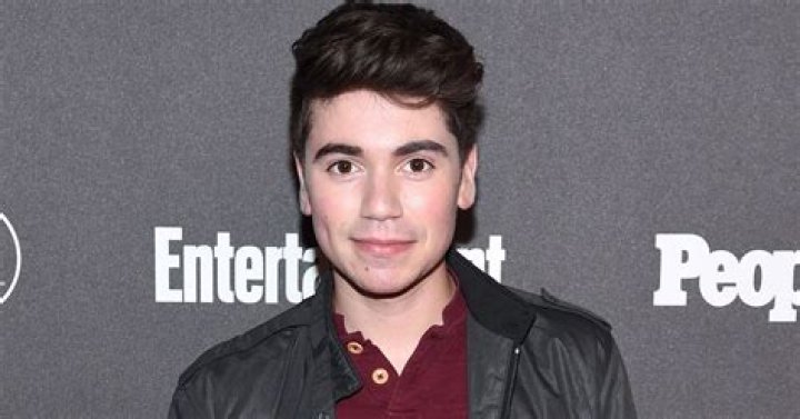 	Noah Galvin’s messy, arrogant Vulture interview almost got his show canceled	