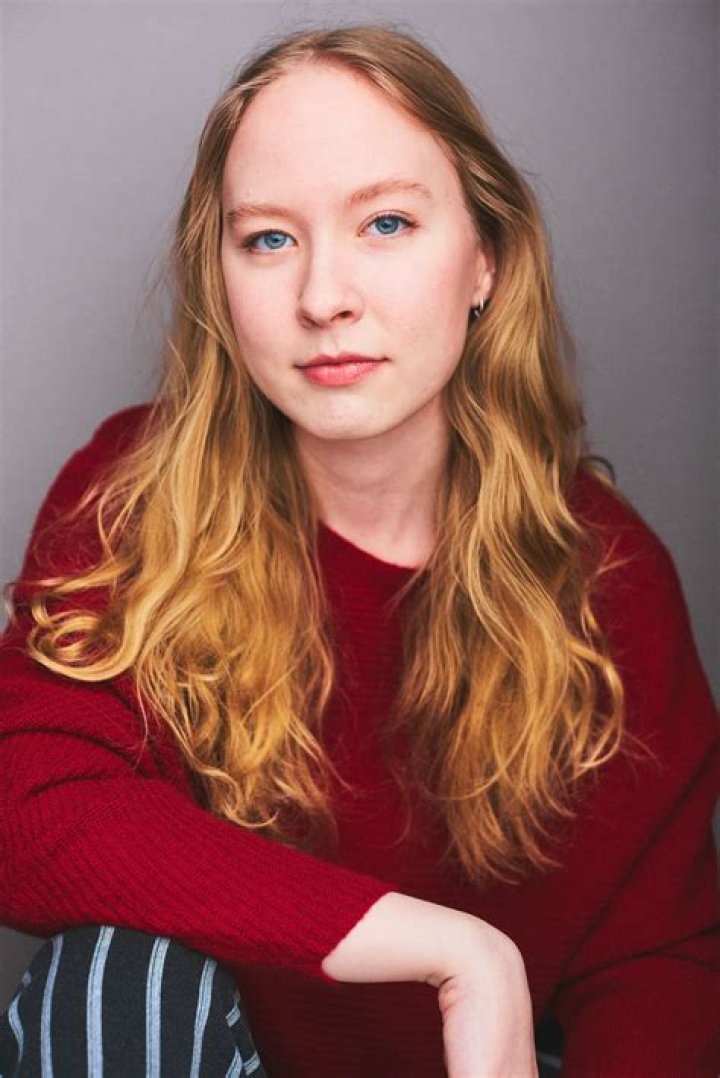 Olivia Simmons Bio (Wiki) 