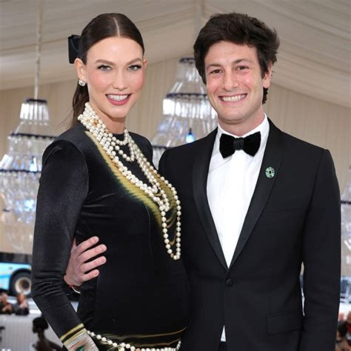	People: Karlie Kloss & Joshua Kushner are expecting their first child	