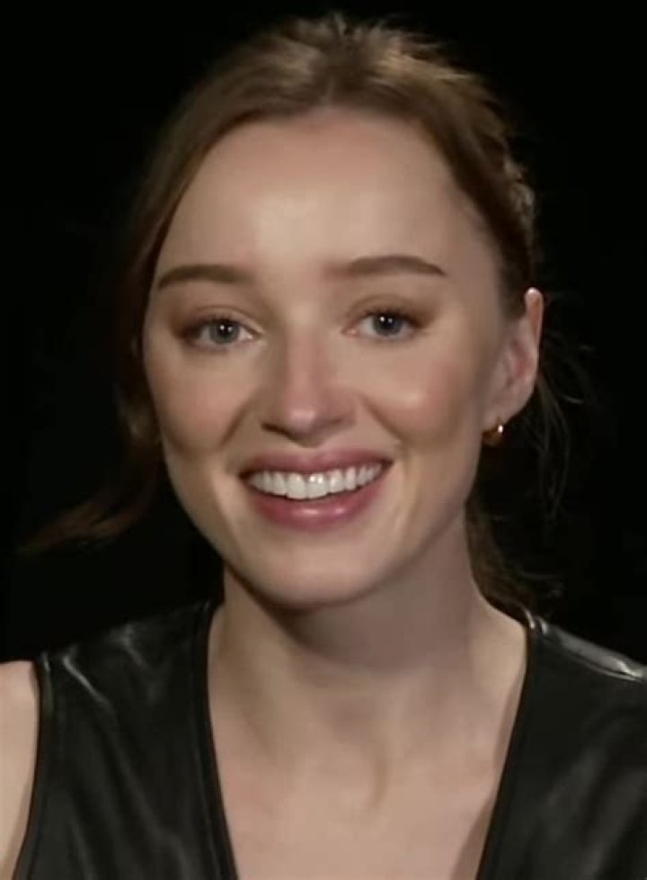 Phoebe Dynevor Bio (Wiki) 