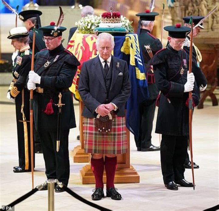 Prince Charles wore a kilt for his ‘two-day visit’ in Scotland aka Tartan Disneyland