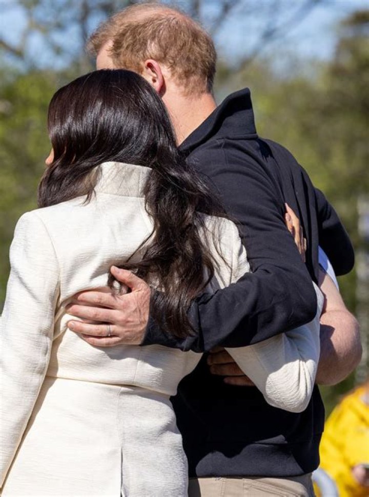 Prince Harry fans swoon over young royal but 'missing' his 'iconic' era