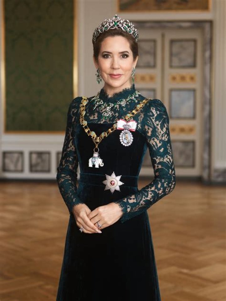Queen Mary wears the emerald & diamond Danish crown jewels in a new portrait