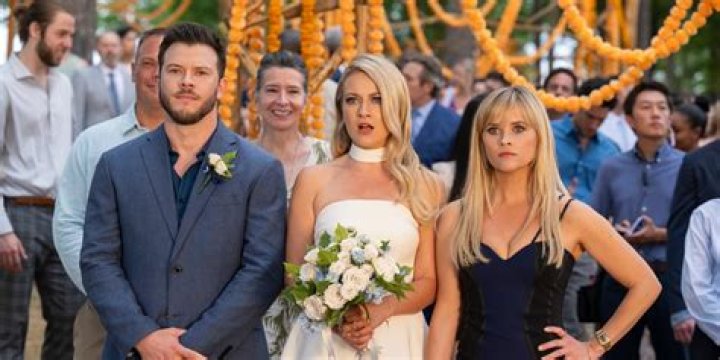 Reese Witherspoon will pull her car over if she sees someone walking a bulldog