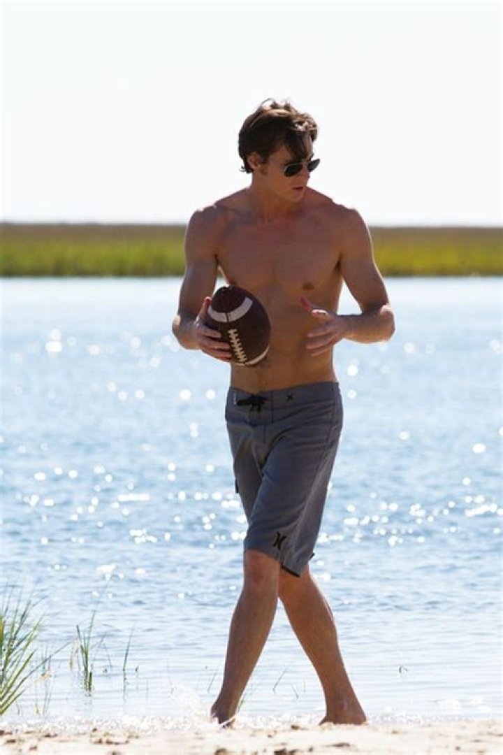 	Sam Claflin looks adorable on the beach in Maui: totally hot or too goofy?	