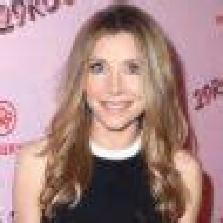 Sarah Chalke Bio (Wiki) 