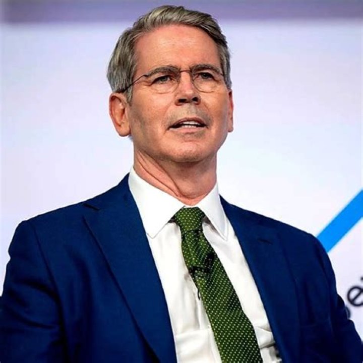 Scott Moir Bio (Wiki) 