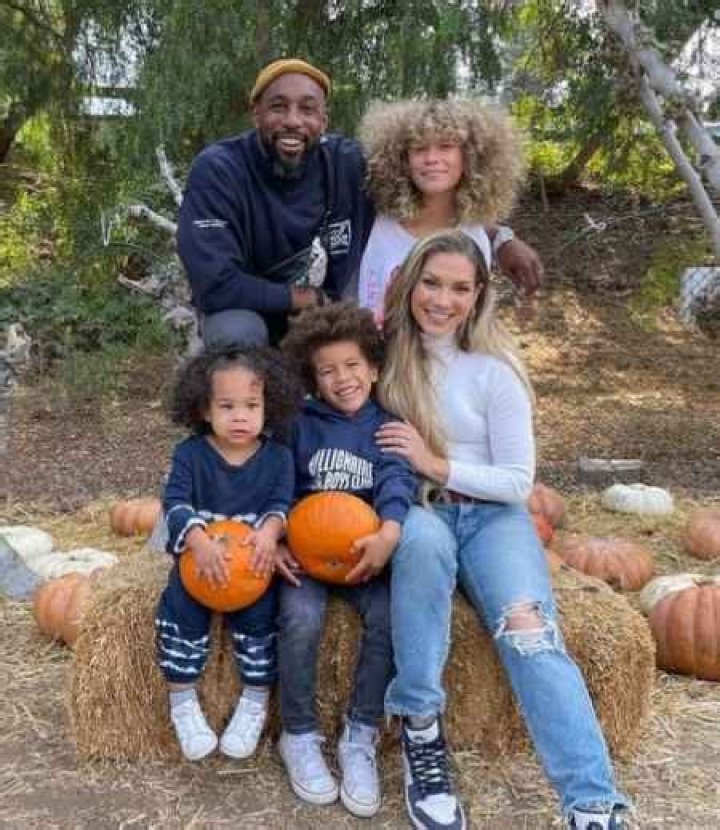 So You Think You Can Dance, Dancer, Allsion Holker Shares Two Kids with Her Husband, Stephen Boss.