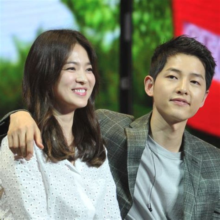 South Korean couple Song Joong Ki and Song Hye Kyo (Song-Song couple) have divorced which will be finalized in August 2019!