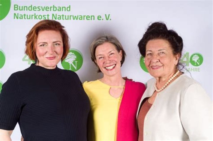 Steven Weber Bio (Wiki) 