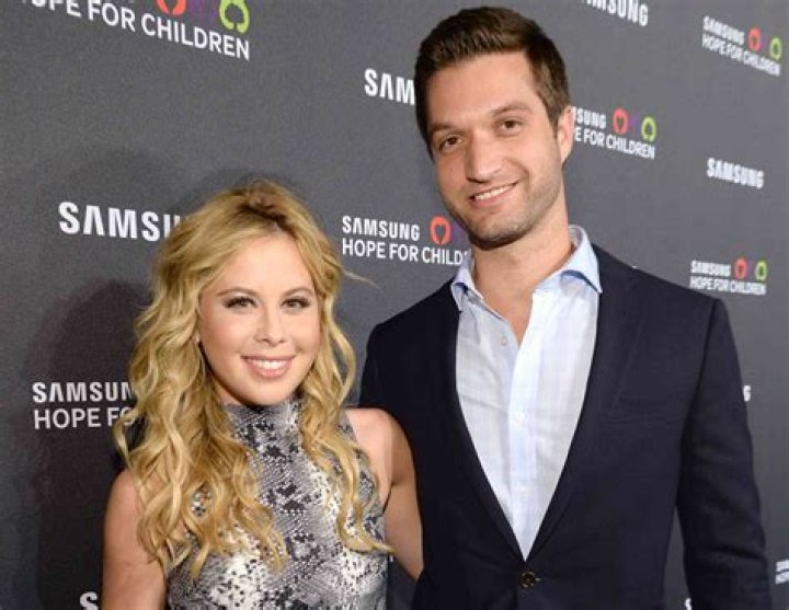 Tara Lipinski: her extensive honeymoon, the wedding and parties! Watch this section for all the details!