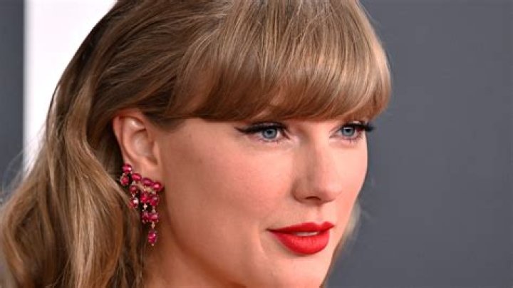 Taylor Swift got a new, bangsy haircut: traumatic or sophisticated and pretty?