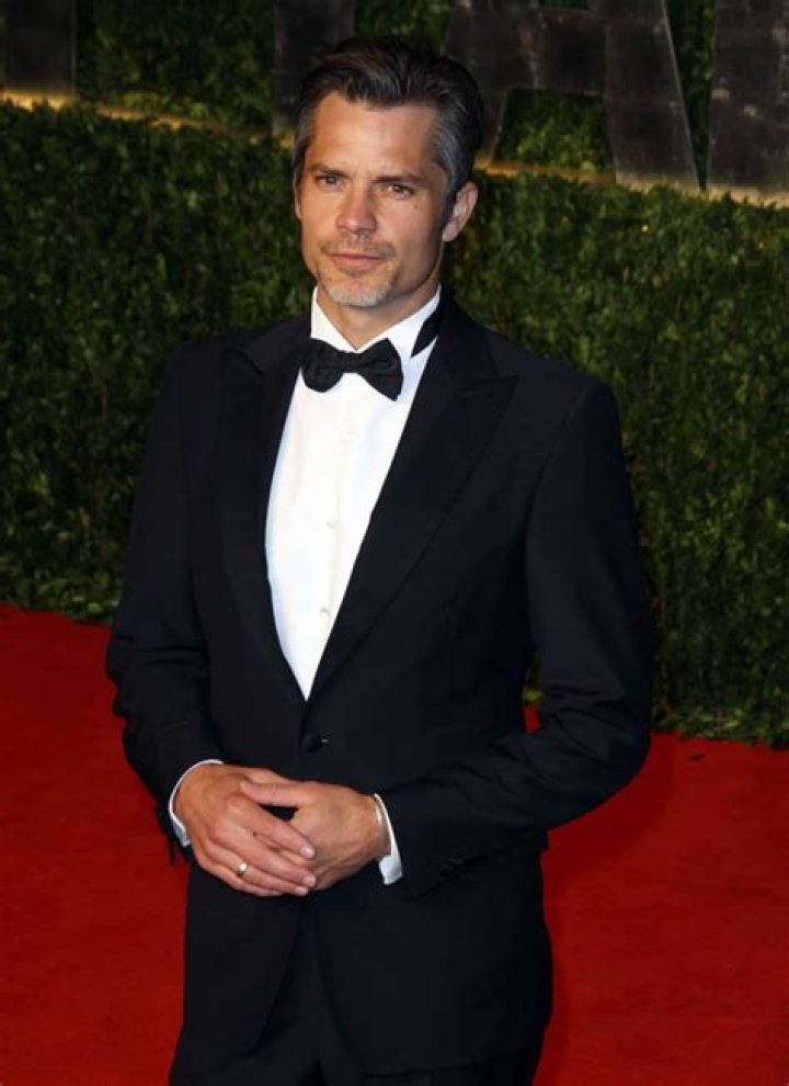 Timothy Olyphant jokes he’d have dumped his wife in Emmy speech: suspicious?