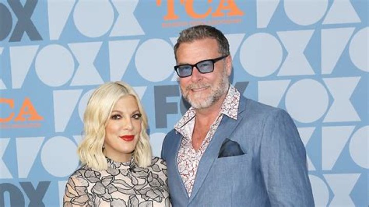 Tori Spelling would love to divorce Dean McDermott, but she can’t afford it?