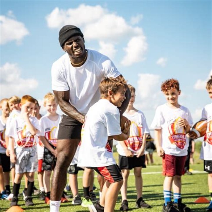 Tyreek Hill Net Worth: Career & Charity