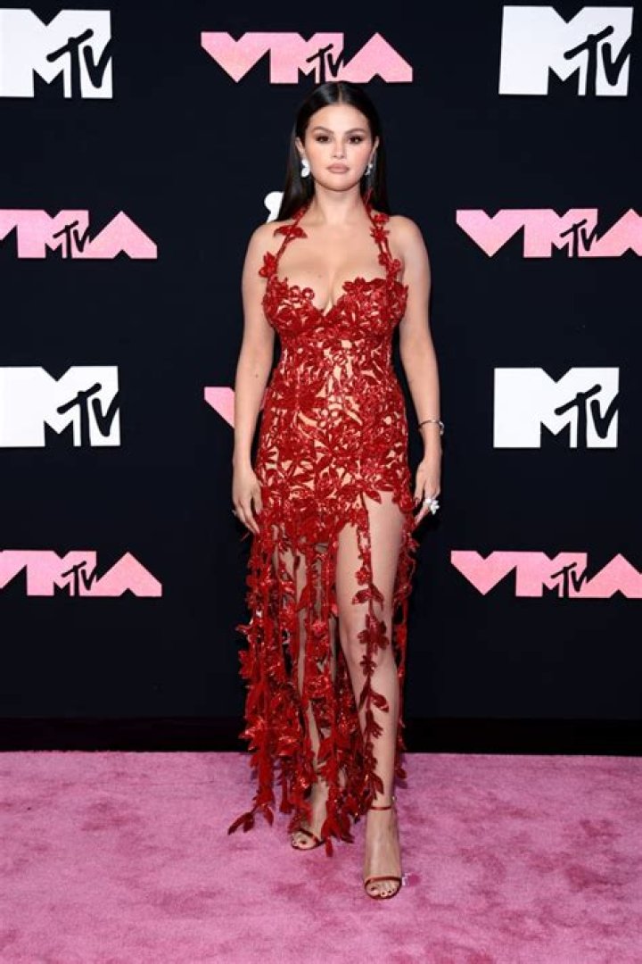 Victoria Justice in a plastic ruffled mullet skirt at the VMAs: fashion-forward or fug?