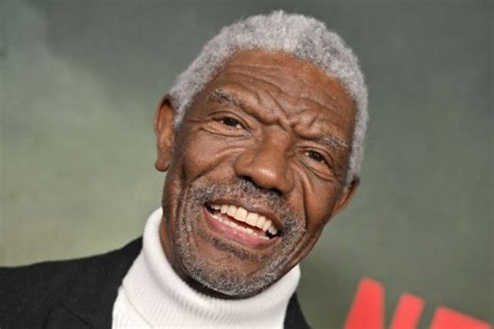 Vondie Curtis-Hall Bio (Wiki) 