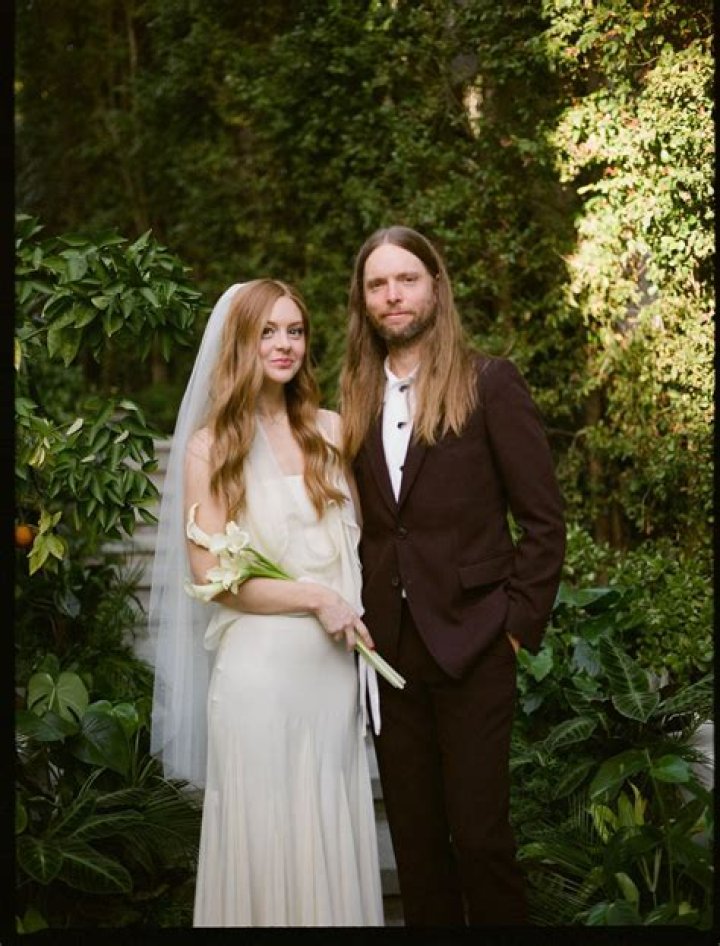 “We Eloped” Maroon 5 Guitarist James Valentine Secretly Married Fiancée Alexis Novak!