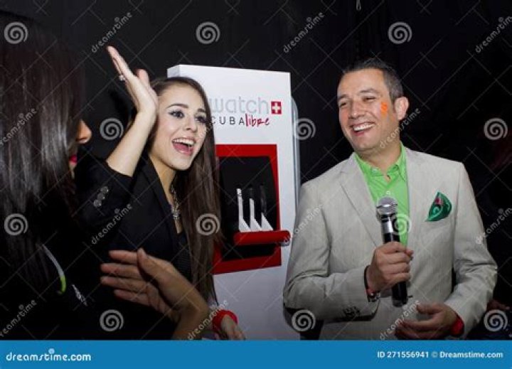 Who is the Mexican actress, singer Danna Paola's Boyfriend (Novio)?