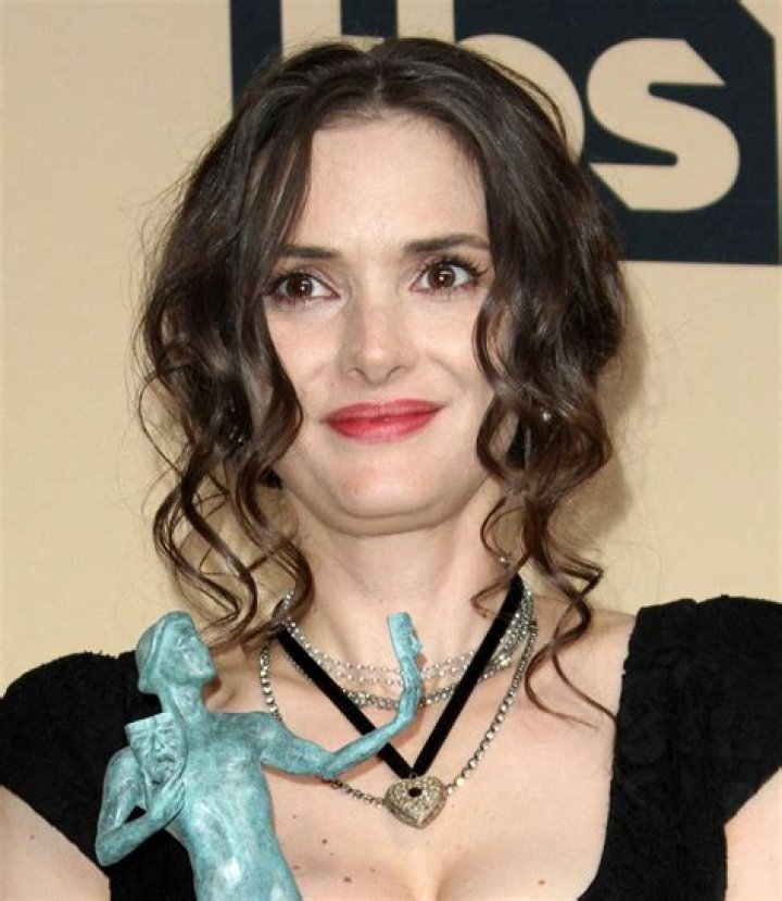Winona Ryder in Ryan Roche at the SAGs: old-school or just boring?